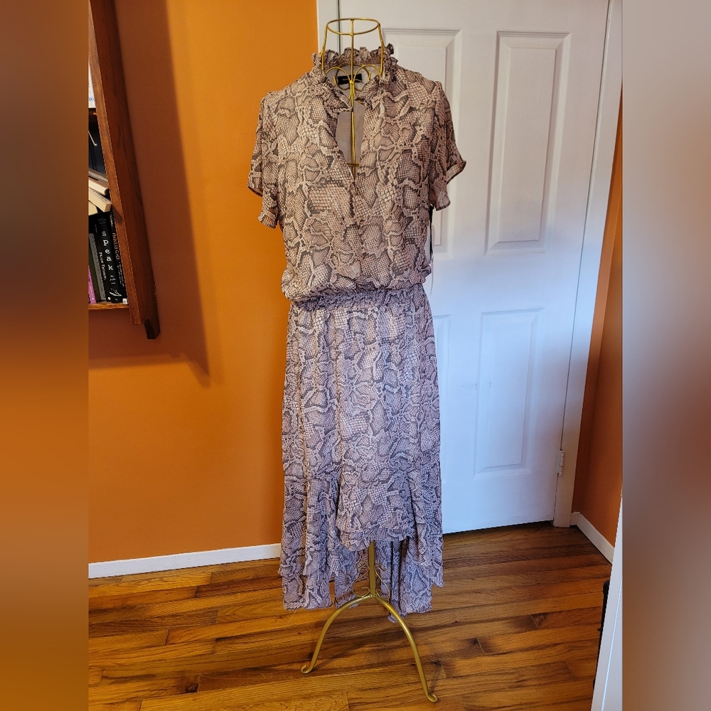 1. State Light Pink & Nude Pleated Ruched V-Neck Sundress